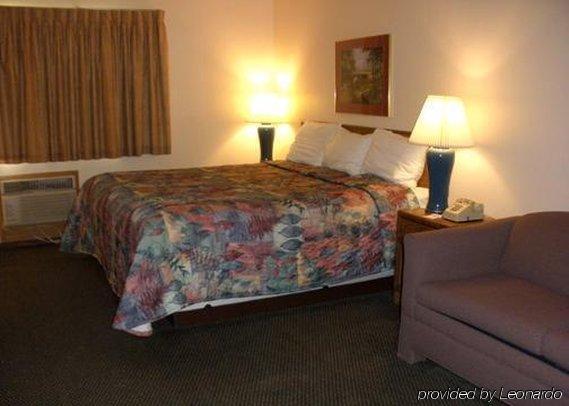 Econo Lodge Inn & Suites Menomonie Bilik gambar