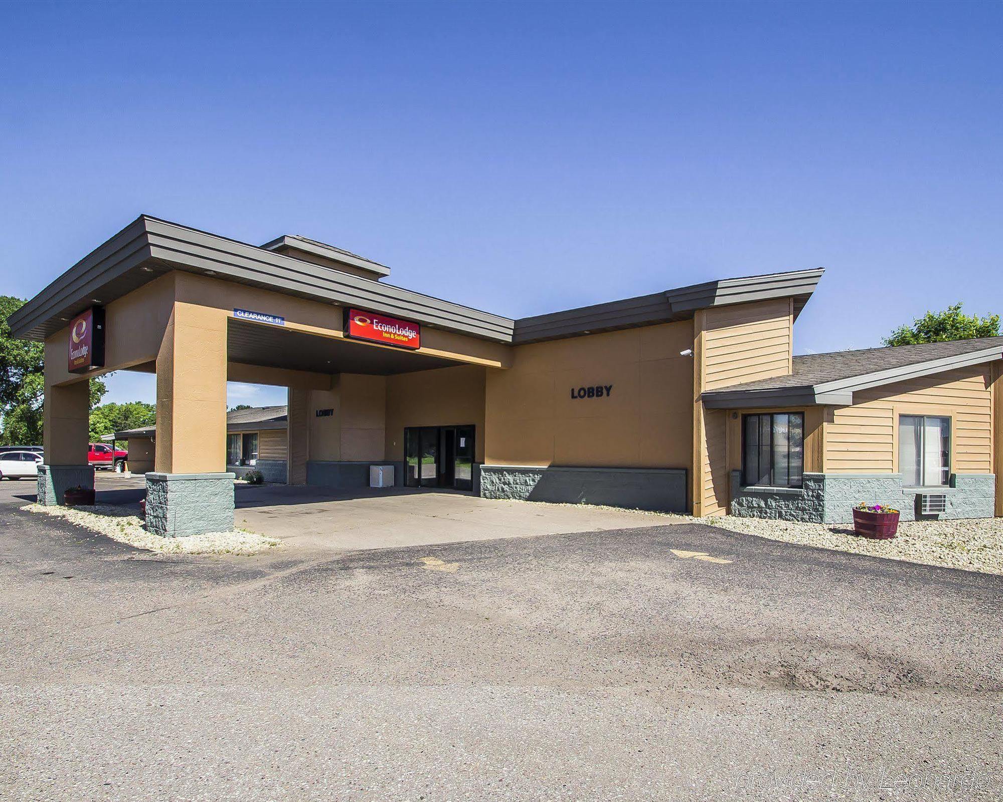 Econo Lodge Inn & Suites Menomonie Luaran gambar