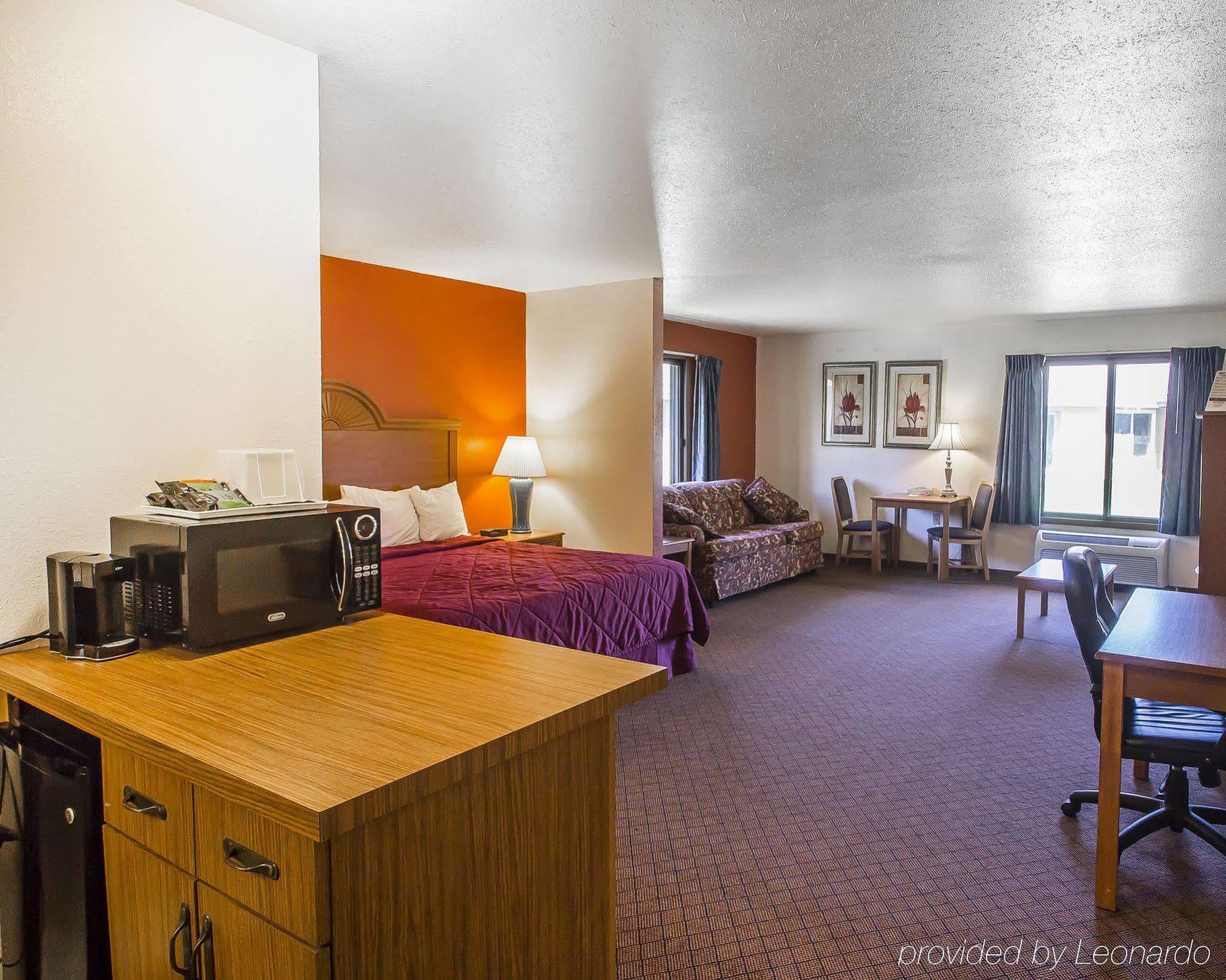 Econo Lodge Inn & Suites Menomonie Luaran gambar