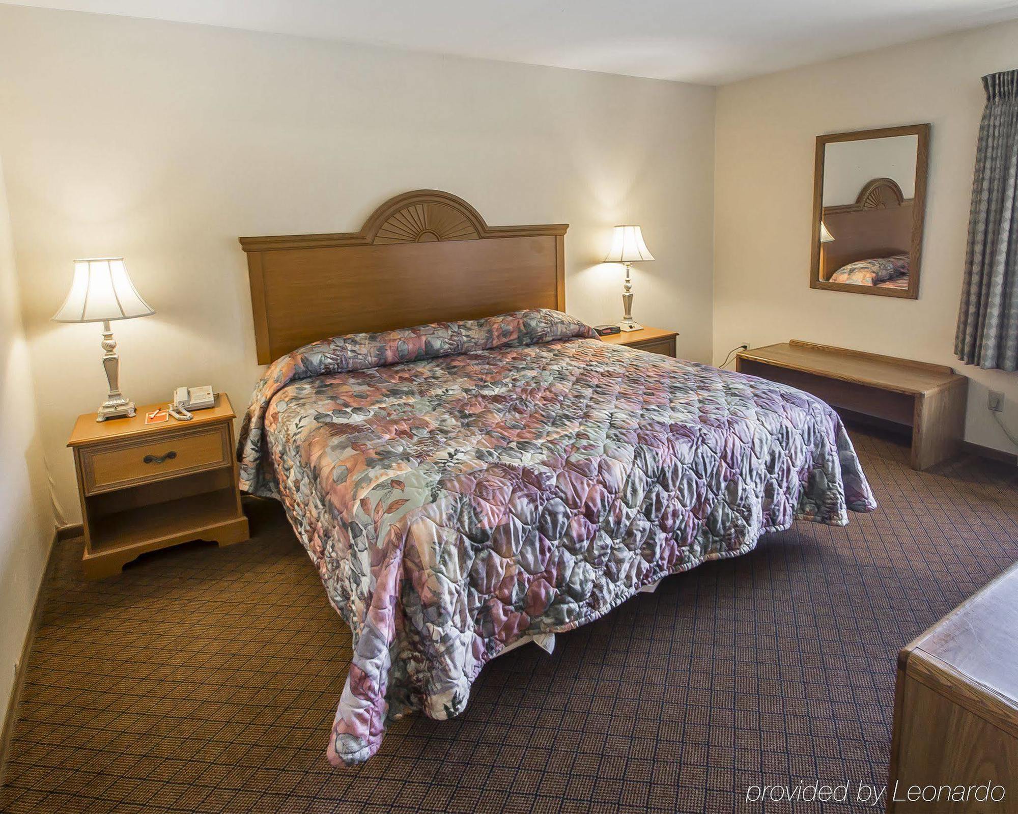 Econo Lodge Inn & Suites Menomonie Luaran gambar