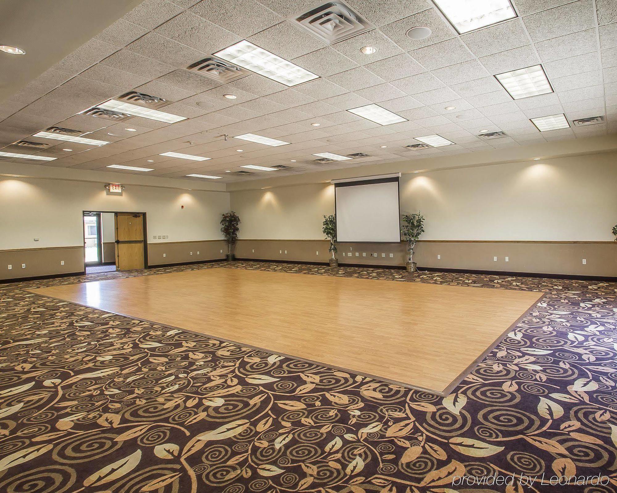 Econo Lodge Inn & Suites Menomonie Luaran gambar