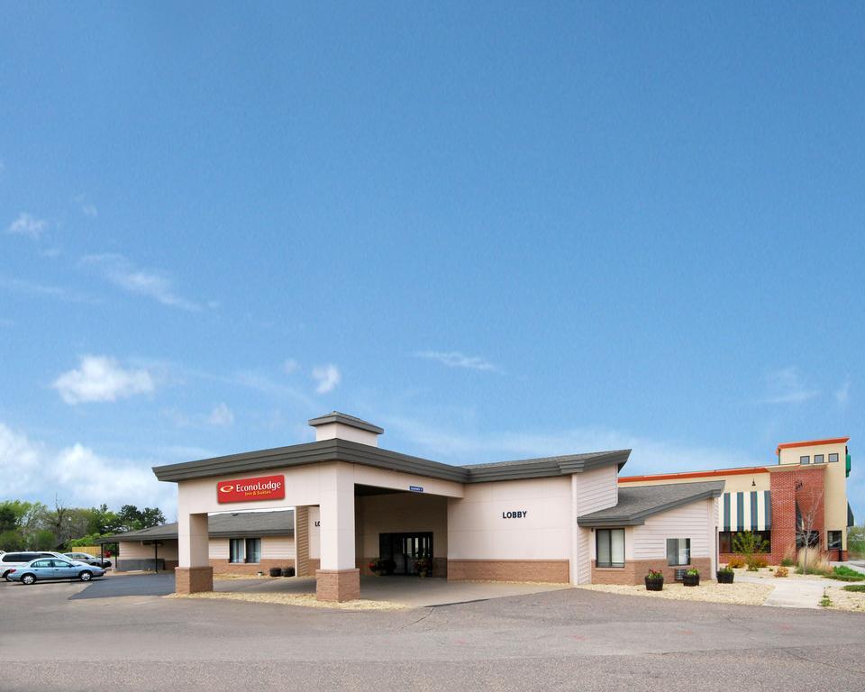 Econo Lodge Inn & Suites Menomonie Luaran gambar